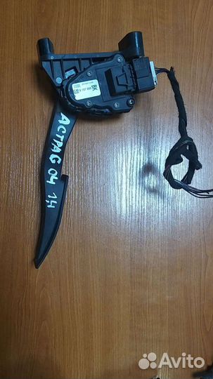 Педаль газа электронная Opel Astra H