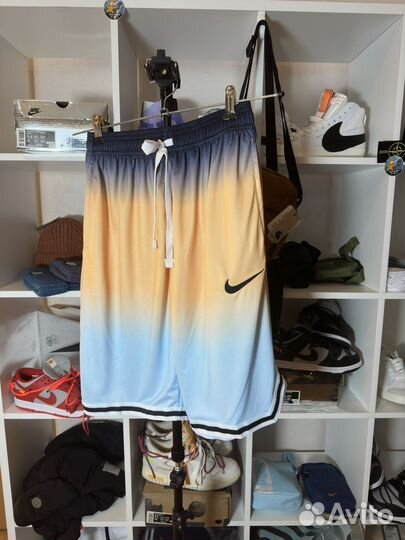 Шорты Nike разные
