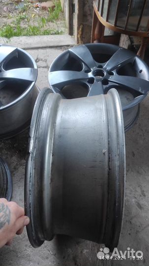Автомобильные диски r17