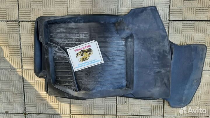 Комплект автомобильных ковриков Лада Ларгус