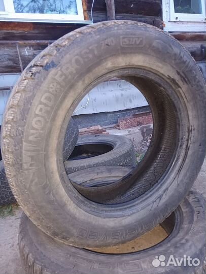 Gislaved Nord Frost 200 235/65 R17