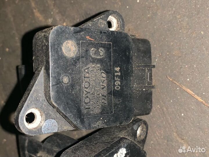 Расходомер воздуха дмрв Toyota 2220422010