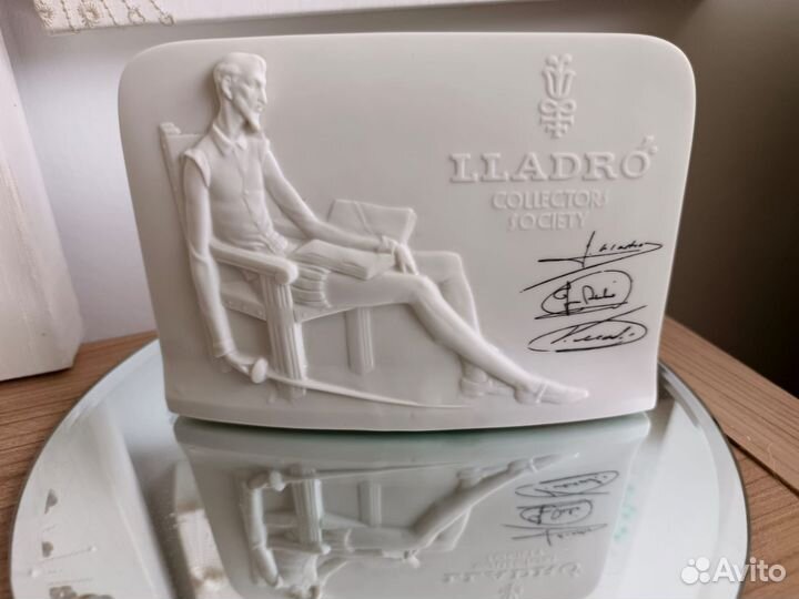 Фарфоровая плакетка Lladro