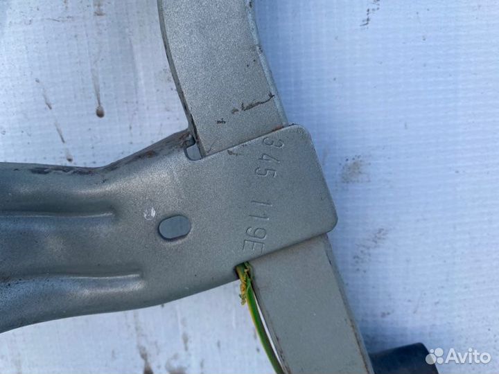 Петля двери багажника Renault Logan 1 1.4 2007