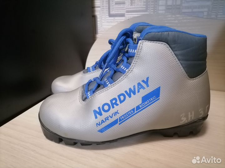 Лыжные ботинки, 35 размер