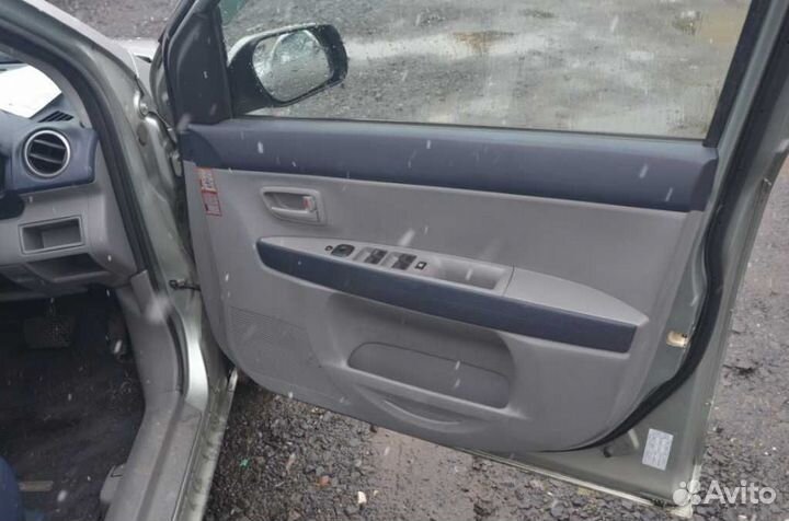 Разбор mazda demio 2003