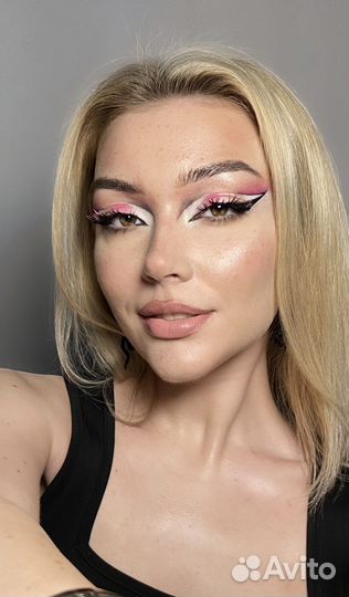 Модель на макияж