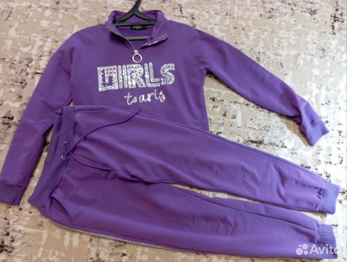 Костюм спортивный