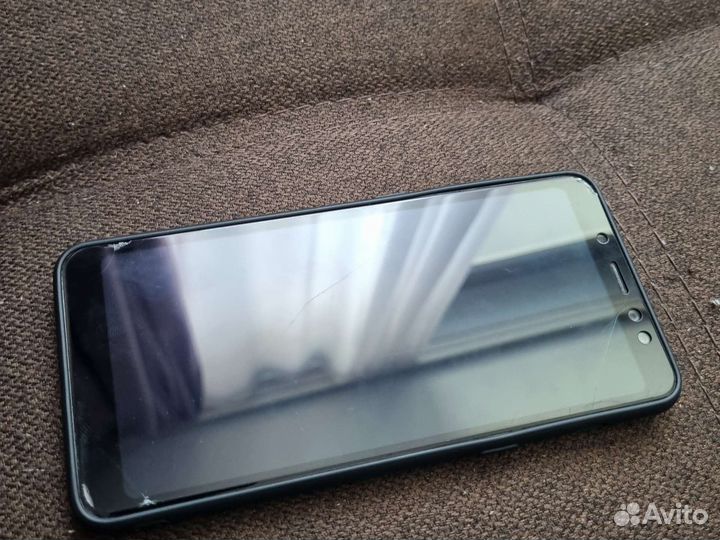 Samsung Galaxy A8+, 4/64 ГБ
