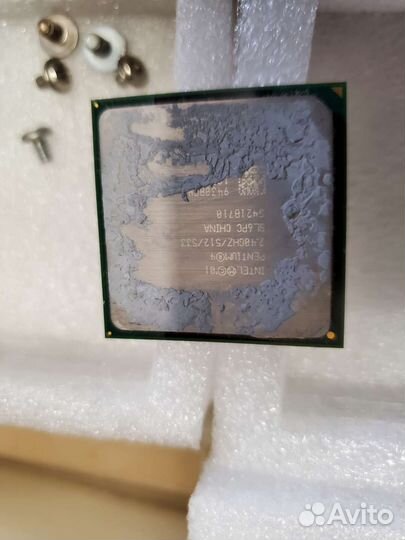 Intel pentium 4 2,4 hgz