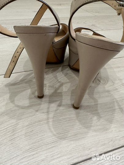 Босоножки женские