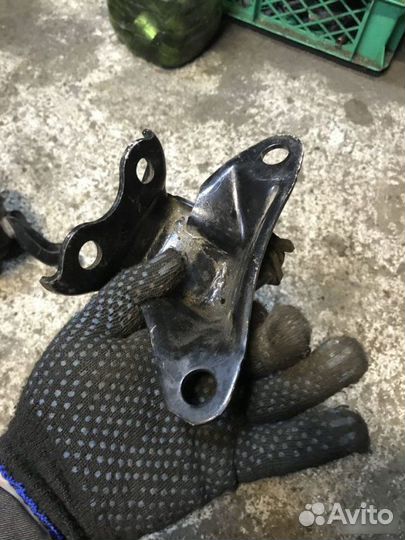 Опора двигателя левая Mazda 6 GH