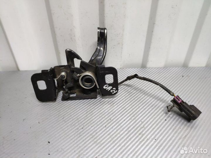 Замок капота передний Opel Astra J A16LET 2009