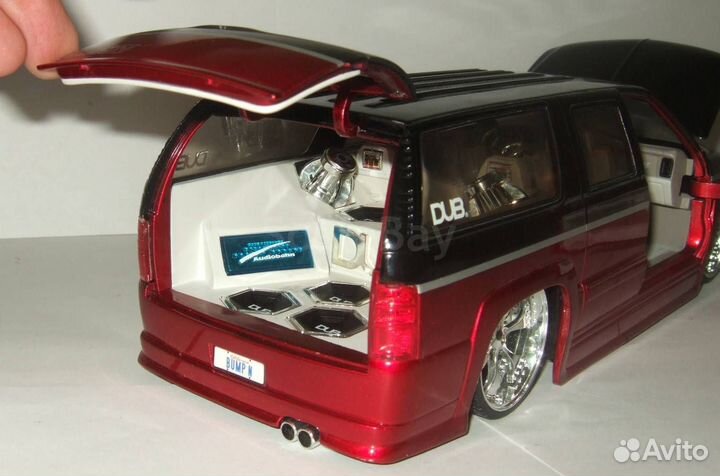 1:18 Chevrolet Suburban, Suzuki GSX-R750