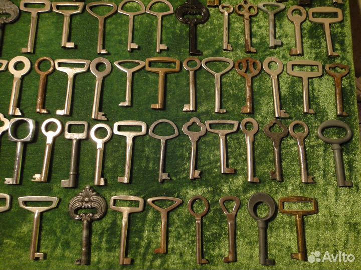 Старинные Ключи от серванта комода Мебельный Ключ