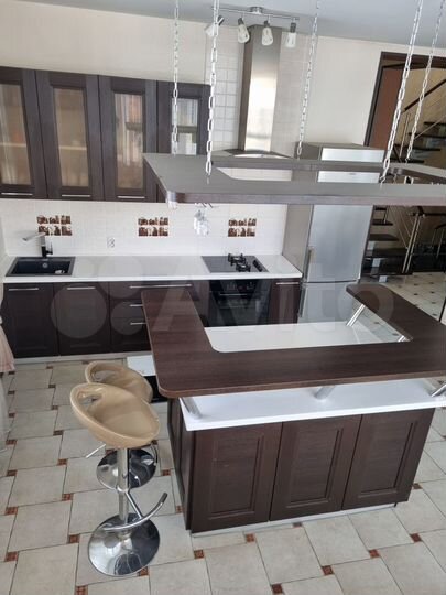 Коттедж 220 м² на участке 15 сот.