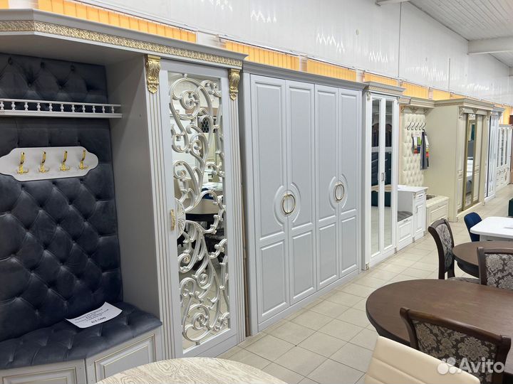 Собственная фабрика, прихожие