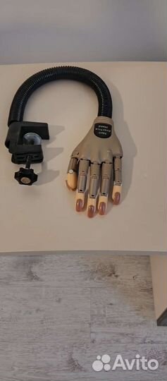 Маникюрный стол