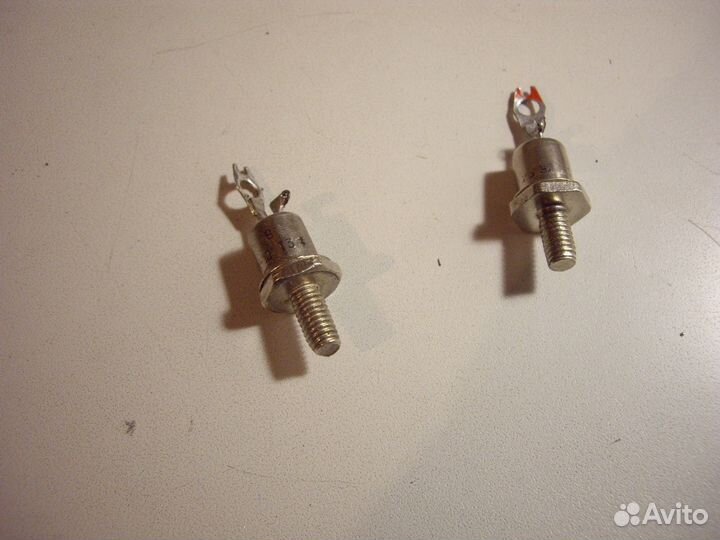 Тиристоры. Оптроны. Симисторы.Оптопара