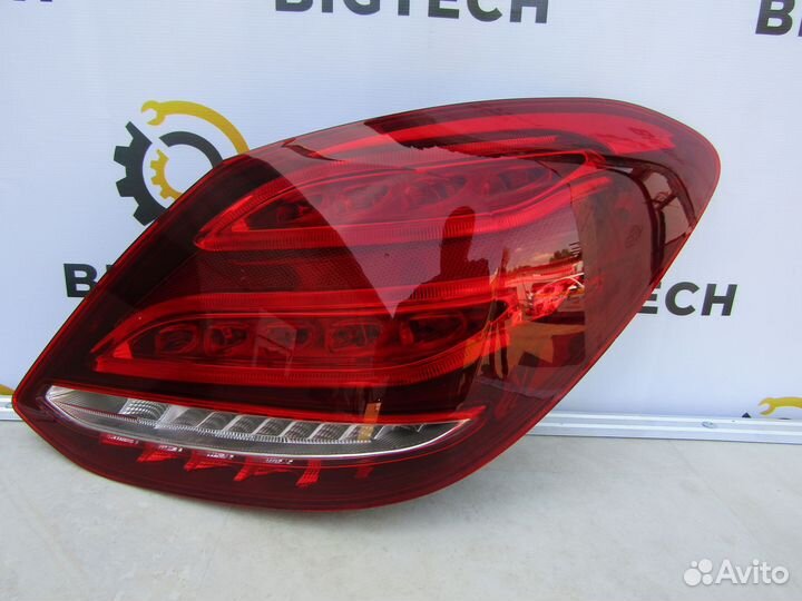 Фонарь задний правый Mercedes W205 A2059060457