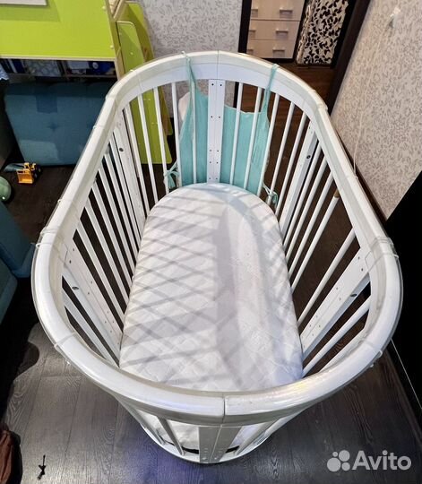 Кровать овальная с маятником