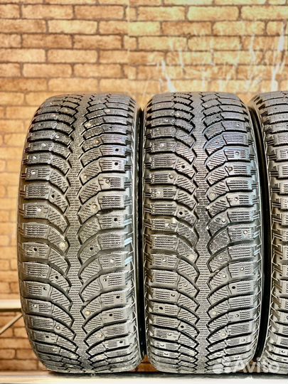 Bridgestone Blizzak Spike-01 215/55 R16