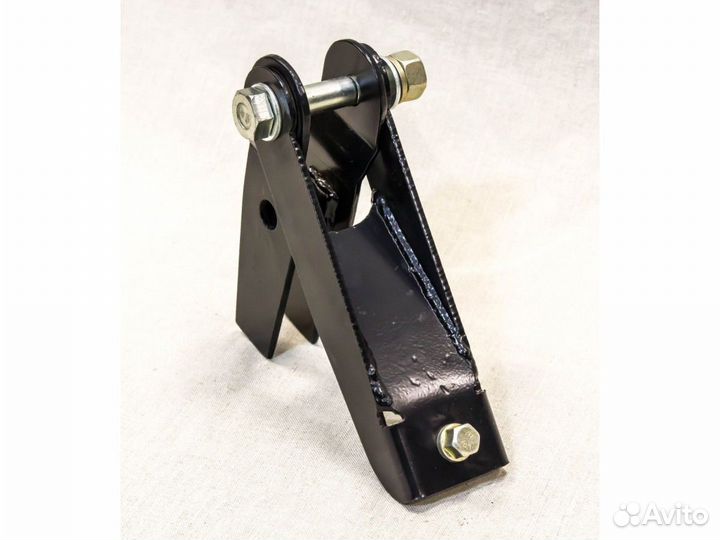 Кронштейн под тягу для Toyota Land Cruiser 80/105