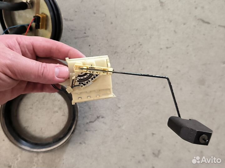 Бензонасос на Opel omega b двигатель 2,5