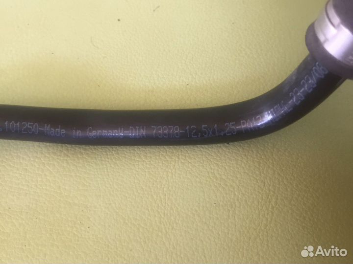 BMW X6 e71. е70 Вакуумная трубка