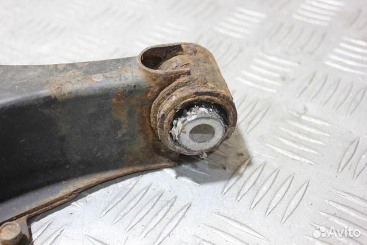 Рычаг задний нижний левый Clk 208