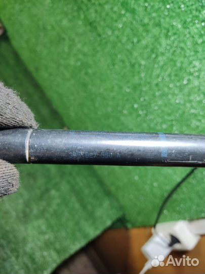 Амортизатор крышки багажника Volkswagen Passat B5