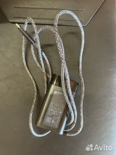 Оригинальная зарядка на ноутбука HP