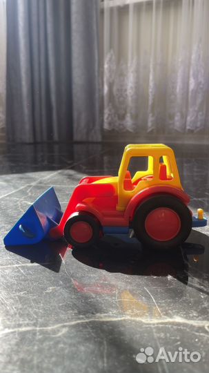 Машинка игрушка