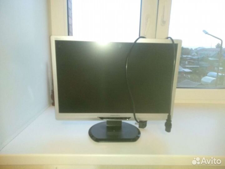 Монитор philips 22
