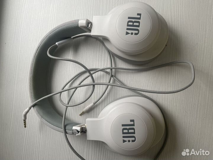 Беспроводные наушники jbl e 55bt