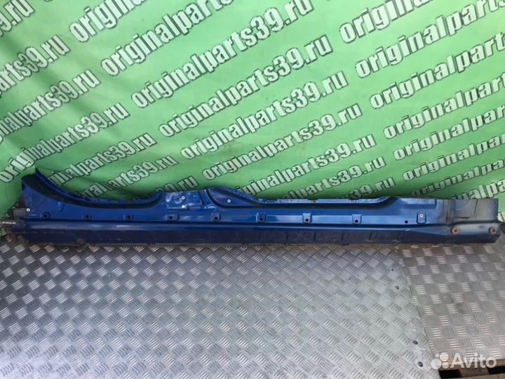 Порог кузова правый Mercedes-Benz C-Class W203