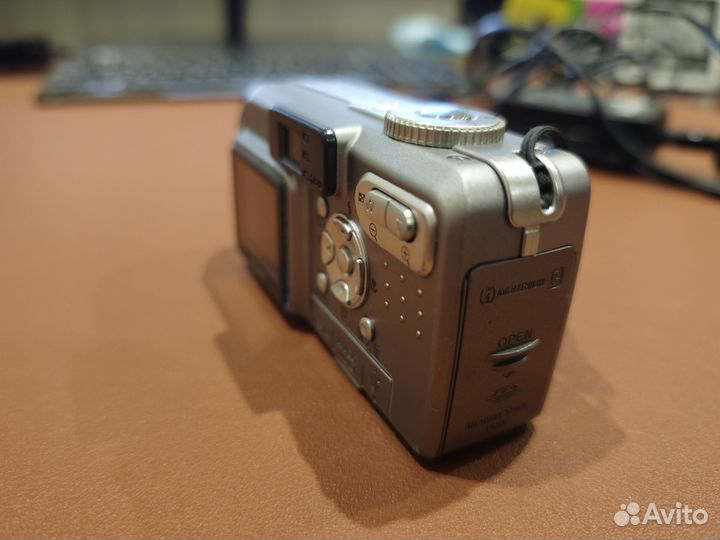 Цифровой фотоаппарат sony cyber shot