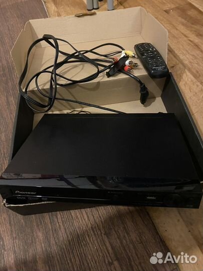 DVD плеер, видеомагнитофон, музыкальный центр