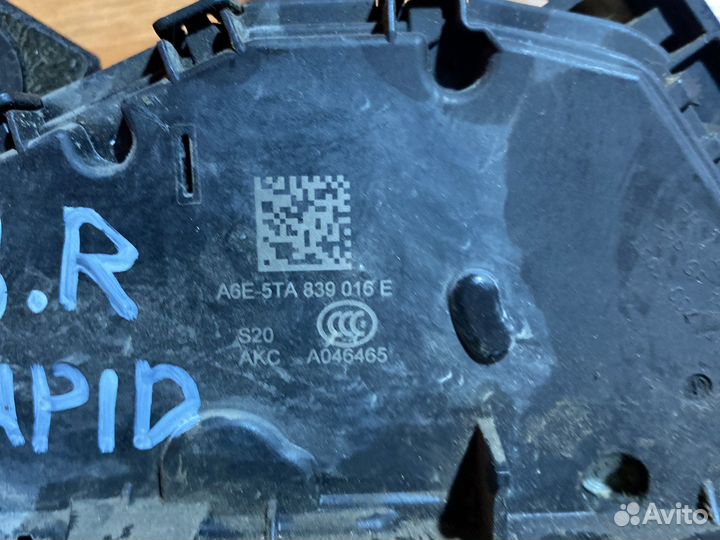 Шкода рапид 2019 задний правый замок двери