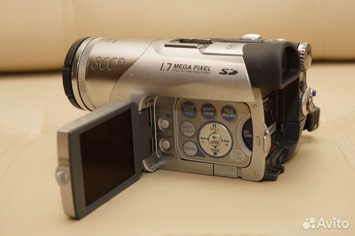 Видеокамера Panasonic NV - GS120 mini DV