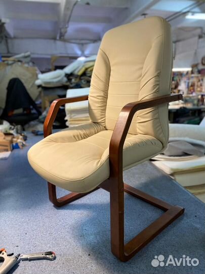 Кресло конференц