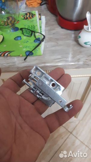 Кронштейн переднего шарнира. Краб