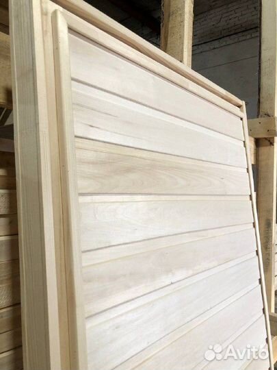 Двери деревянные для мойки, комнаты отдыха, дома