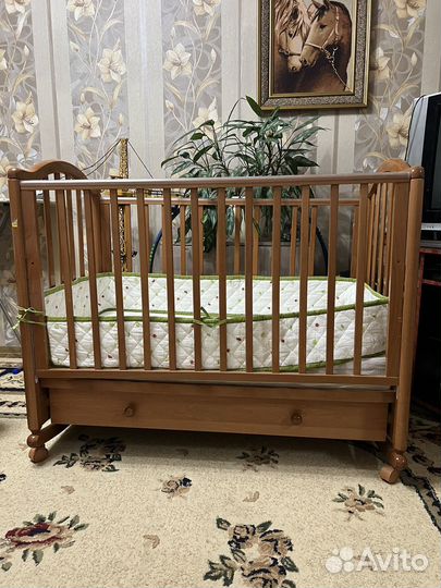 Детская кроватка