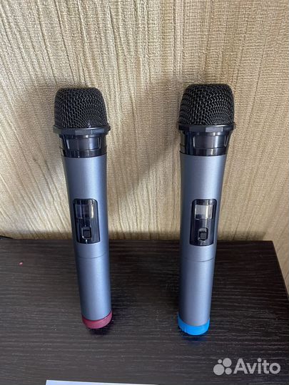Радиомикрофон новый
