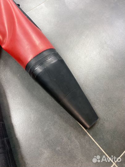 Сухой гидрокостюм для дайвинга