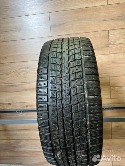Dunlop SP Winter Ice 01 215/55 R16