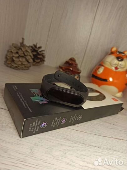 Фитнес браслет xiaomi mi band 4