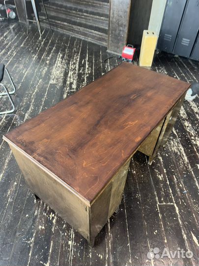 Пистменный стол финский