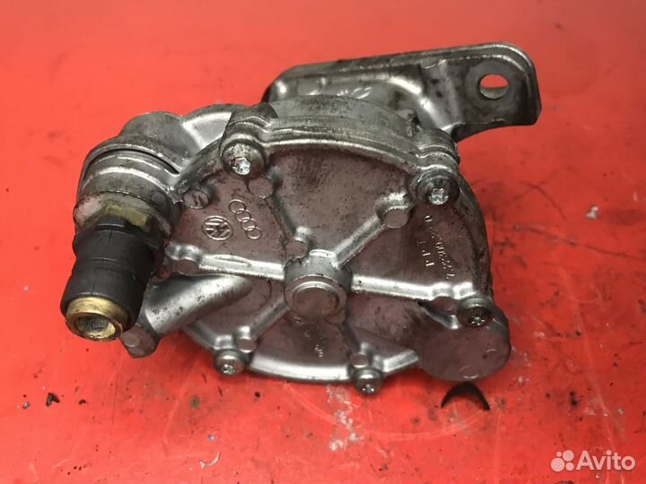 Насос вакуумный Volkswagen Crafter 2 2.5 BJL